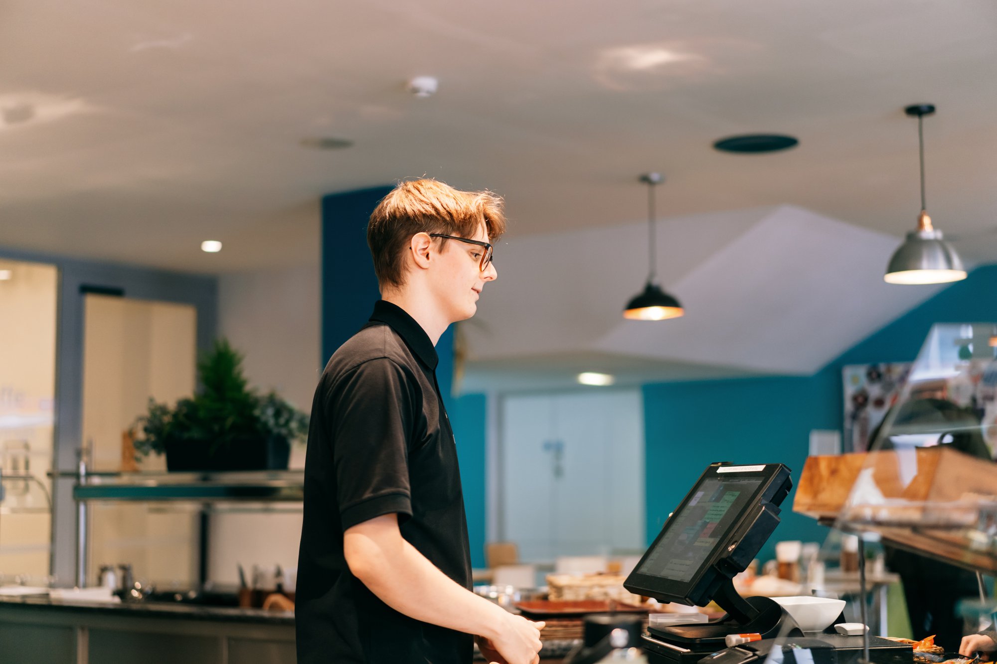 How Modern Restaurant Point of Sale Systems Can Help Save You Money